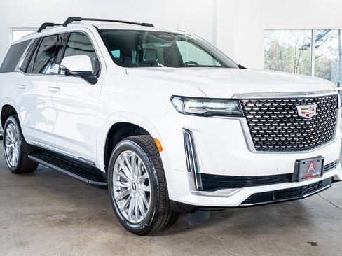 Used 2023 Cadillac Escalade Premium Luxury w/ LPO, Floor Liner Package image 4