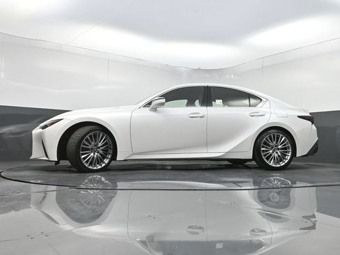 Used 2024 Lexus IS 300 w/ Premium Package RWD image 26