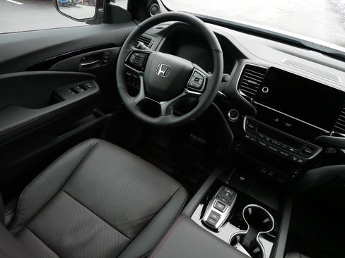 Certified 2026 Honda Ridgeline Black Edition image 9