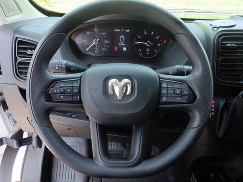 Used 2025 RAM ProMaster 2500 w/ Convenience Group FWD image 6
