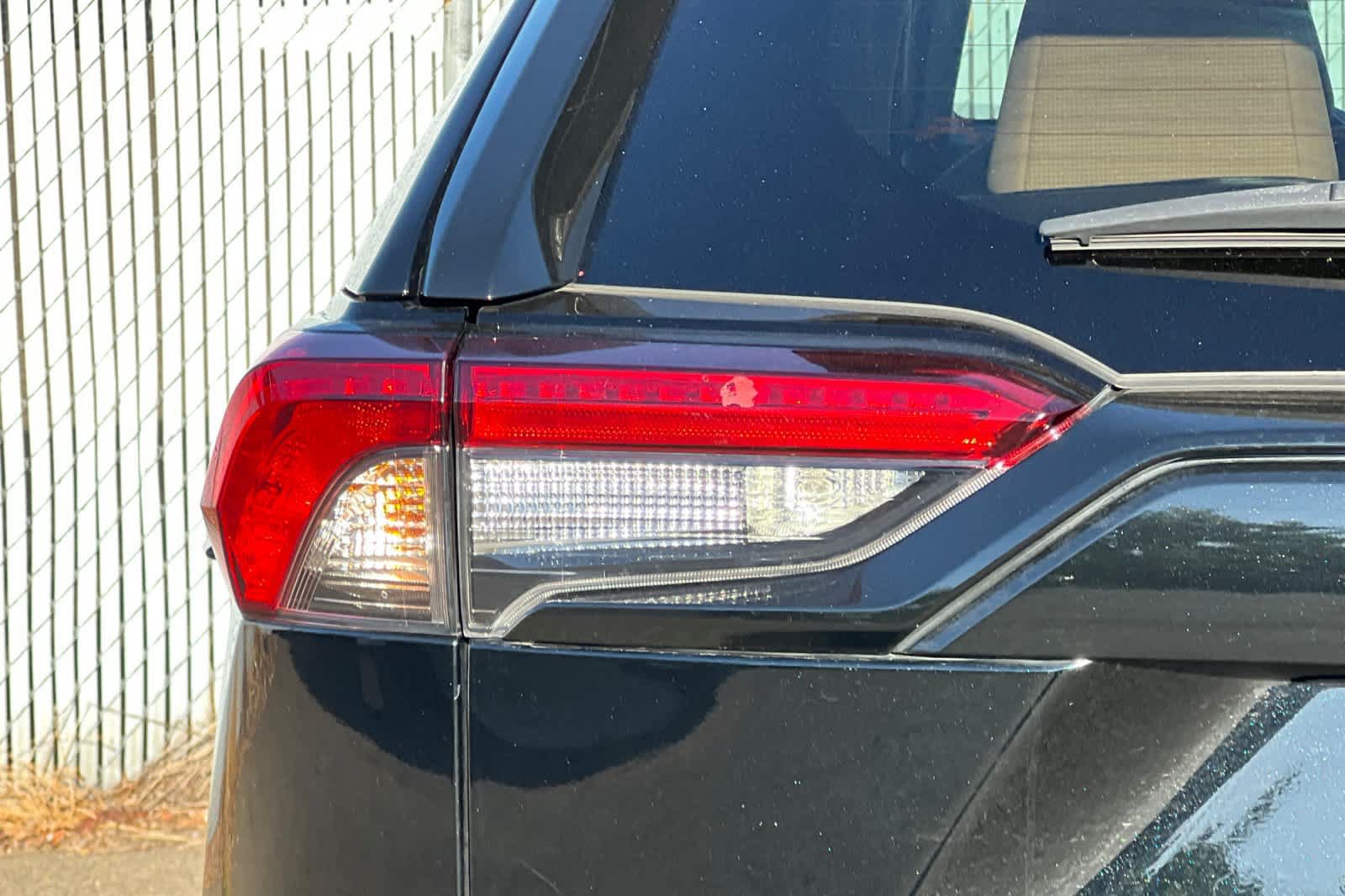 Used 2023 Toyota RAV4 LE AWD/4WD image 23