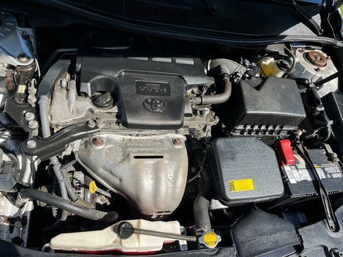 Used 2014 Toyota Camry LE FWD image 3