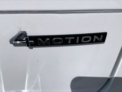 Used 2024 Volkswagen Tiguan SE AWD/4WD image 27