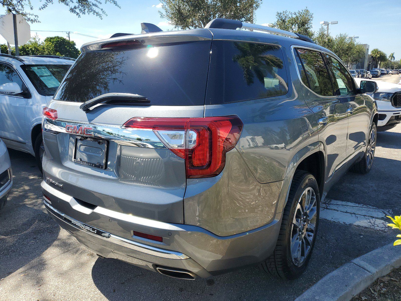Used 2021 GMC Acadia Denali FWD image 4