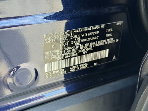 Used 2021 Toyota RAV4 XLE w/ Convenience Package FWD image 42