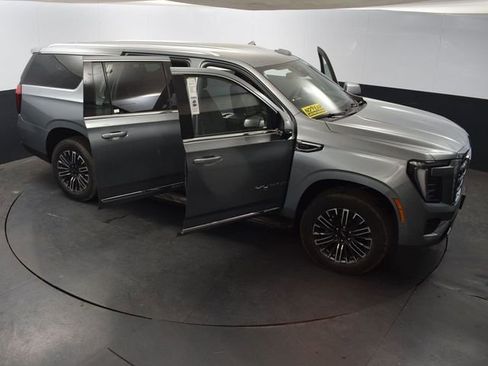 Used 2025 GMC Yukon XL Elevation image 64