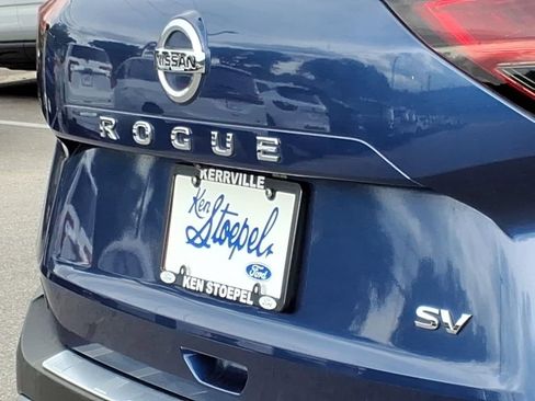 Used 2021 Nissan Rogue SV image 8