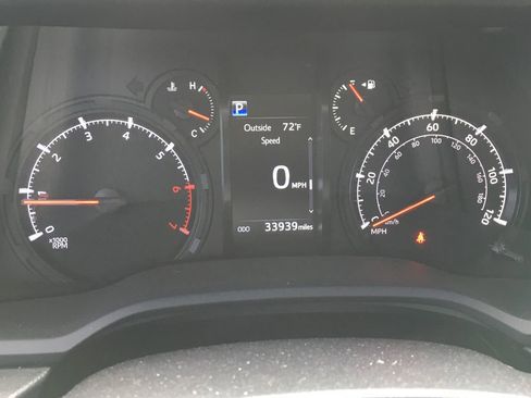 Used 2022 Toyota 4Runner SR5 Premium w/ Moonroof Package image 2