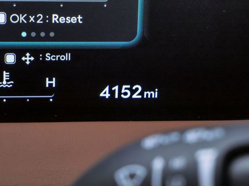 Certified 2026 Genesis GV70 2.5T Advanced image 20