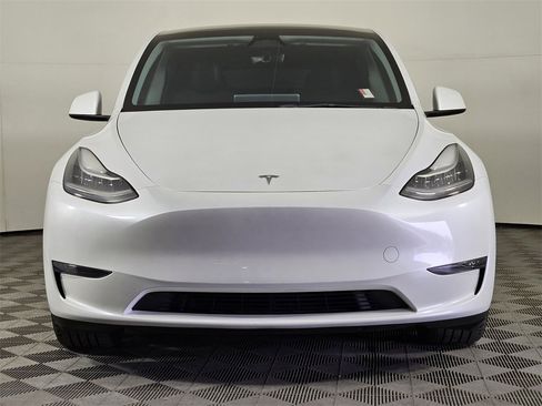 Used 2023 Tesla Model Y Long Range image 2
