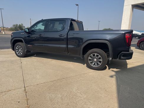 Used 2024 GMC Sierra 1500 AT4 image 2