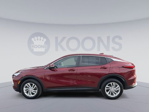 Used 2024 Buick Envista Preferred w/ Convenience II Package FWD image 2