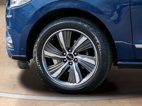 Used 2019 Lincoln Navigator L Reserve AWD/4WD image 9