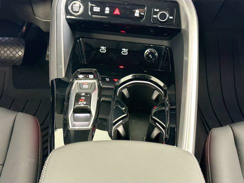Used 2025 Audi Q5 Premium w/ Convenience Package AWD/4WD image 25