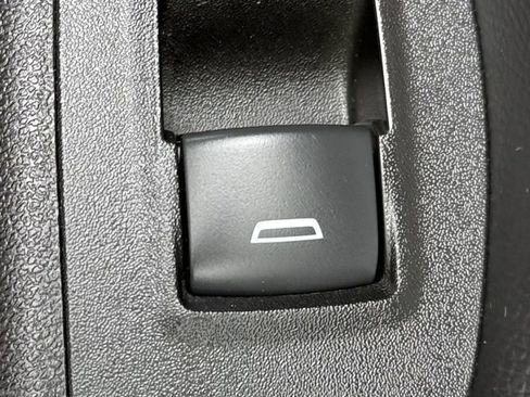 Used 2018 Chevrolet Equinox Premier AWD/4WD image 34