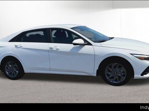 Used 2025 Hyundai Elantra Hybrid FWD image 86