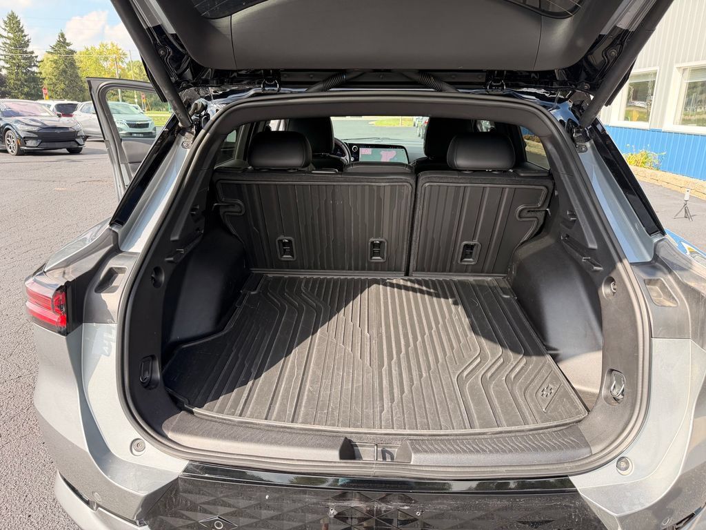 Used 2024 Chevrolet Equinox EV RS AWD/4WD image 28