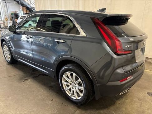 Used 2019 Cadillac XT4 Luxury w/ Cold Weather Package FWD image 6