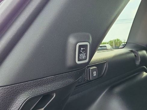 Used 2025 Jeep Grand Cherokee Limited AWD/4WD image 8