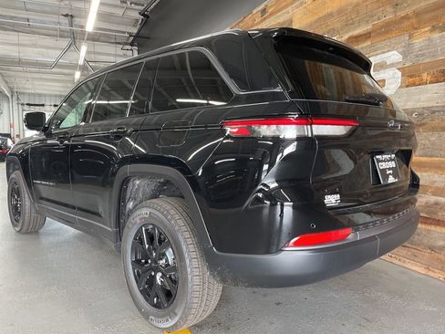 New 2026 Jeep Grand Cherokee Altitude AWD/4WD image 20