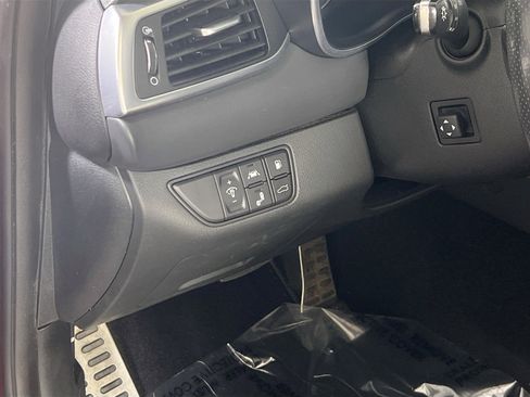 Used 2020 Genesis G70 3.3T w/ Elite Package image 10