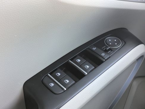 Used 2023 Kia Soul LX image 27