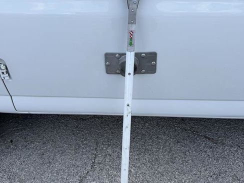 Used 2025 GMC Savana 3500 RWD image 10