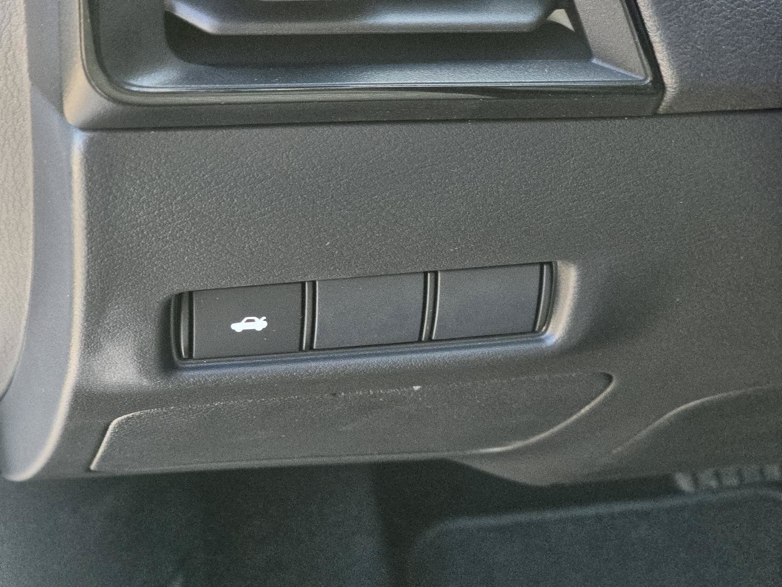 New 2027 Nissan Sentra SV FWD image 17