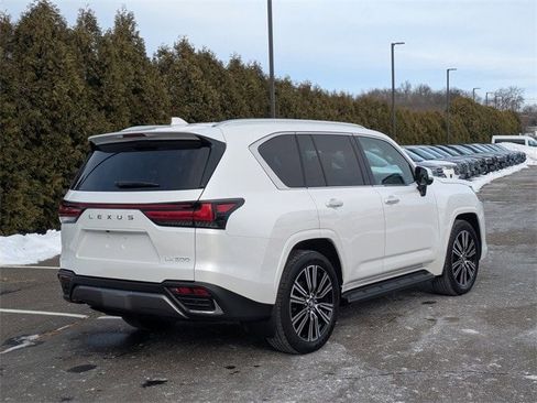 Used 2025 Lexus LX 600 4WD w/ Luxury Package image 3