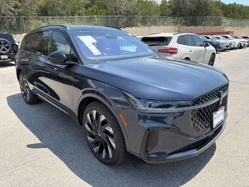 Used 2024 Lincoln Nautilus Reserve w/ Equipment Group 202A AWD/4WD image 4