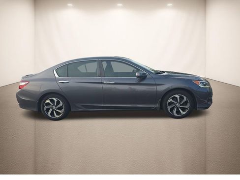 Used 2017 Honda Accord EX-L image 3