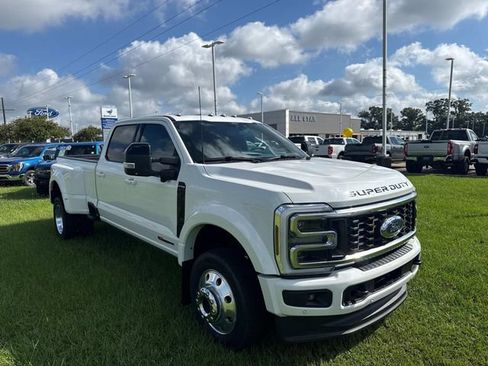 Used 2025 Ford F450 Platinum w/ FX4 Off-Road Package AWD/4WD image 1