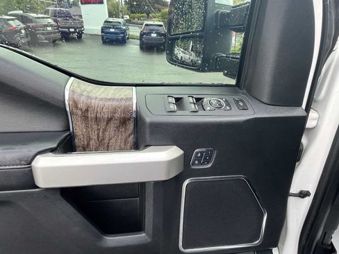 Used 2017 Ford F350 Lariat w/ Chrome Package AWD/4WD image 17