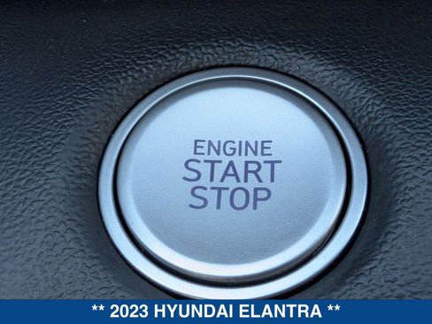 Used 2023 Hyundai Elantra SEL image 31