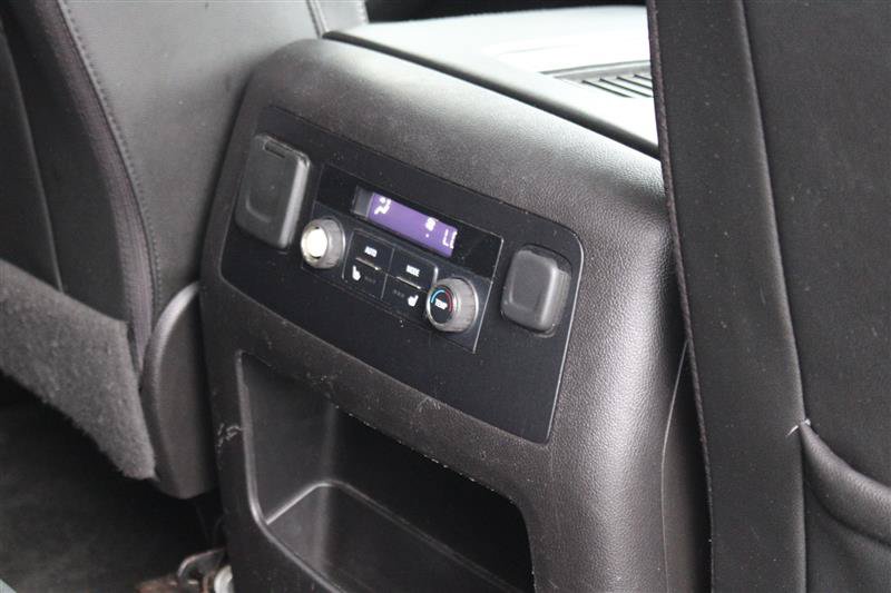 Used 2017 GMC Yukon XL SLT AWD/4WD image 15