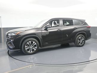 Used 2021 Toyota Highlander XLE video 2
