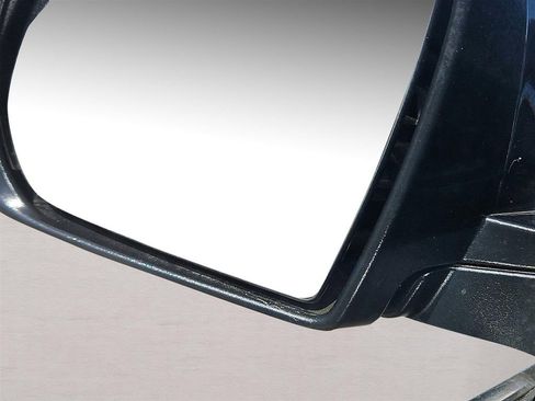 Used 2019 Jeep Cherokee Limited image 14