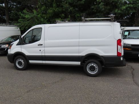 Used 2018 Ford Transit 250 130 Low Roof RWD image 3