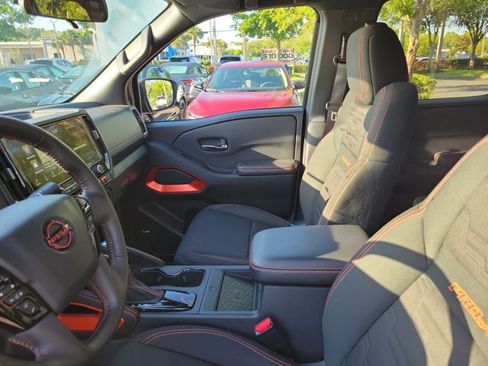 Used 2025 Nissan Frontier Pro-X w/ Pro Convenience Package RWD image 17