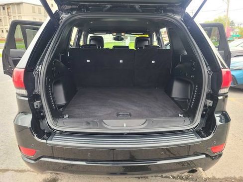 Used 2022 Jeep Grand Cherokee Laredo X AWD/4WD image 25