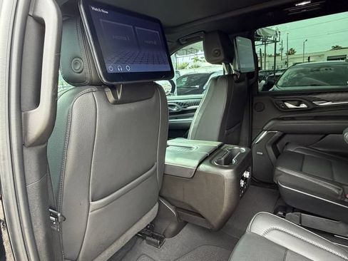 Used 2023 GMC Yukon XL Denali w/ Advanced Technology Package AWD/4WD image 15