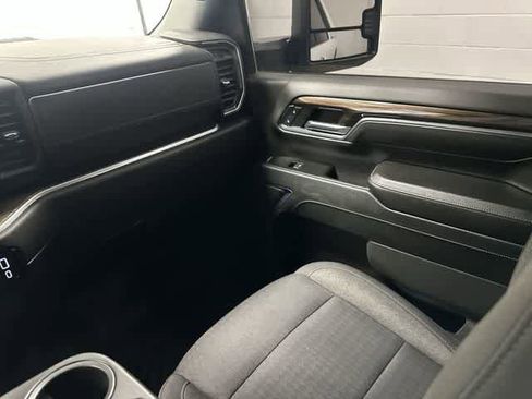 Used 2024 Chevrolet Silverado 2500 LT image 13