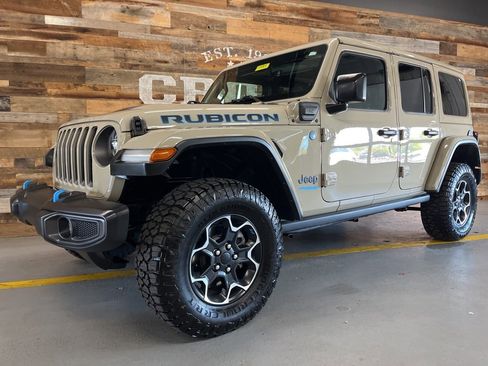 Used 2022 Jeep Wrangler Unlimited Rubicon 4xe w/ Cold Weather Group image 15