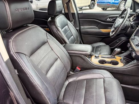 Used 2017 GMC Acadia Denali w/ Technology Package FWD image 41