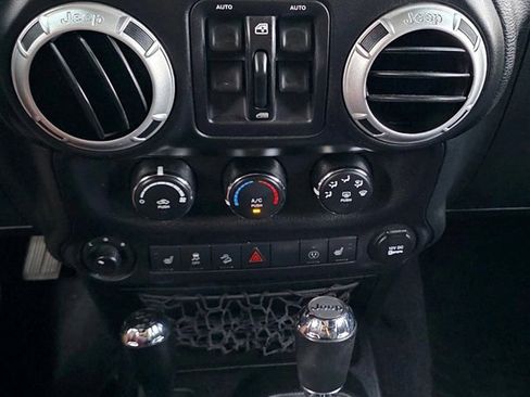 Used 2015 Jeep Wrangler Unlimited Sahara w/ Connectivity Group image 28