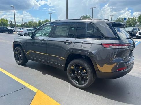 New 2025 Jeep Grand Cherokee Altitude image 7