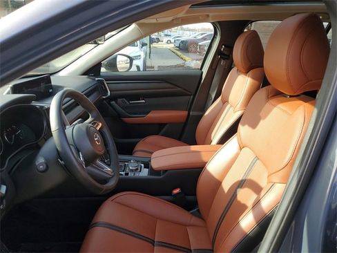 Used 2025 MAZDA CX-50 Meridian Edition w/ Apex Package image 5