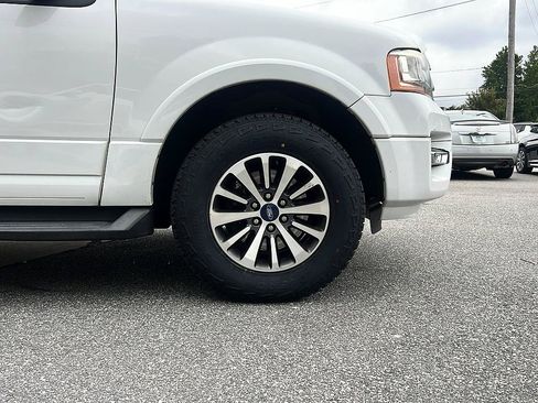 Used 2017 Ford Expedition EL XLT w/ Equipment Group 202A RWD image 24