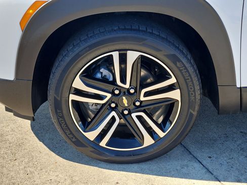 Used 2023 Chevrolet TrailBlazer LT w/ Convenience Package image 12