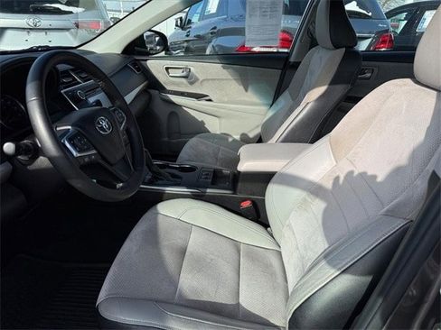 Used 2015 Toyota Camry XSE image 9